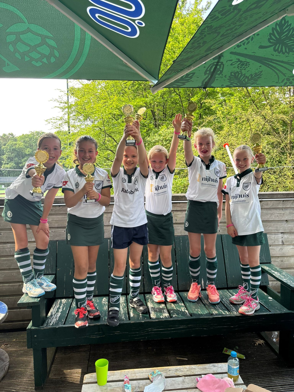 MO9 Roze - geen "kampioen", w&eacute;l een beker!